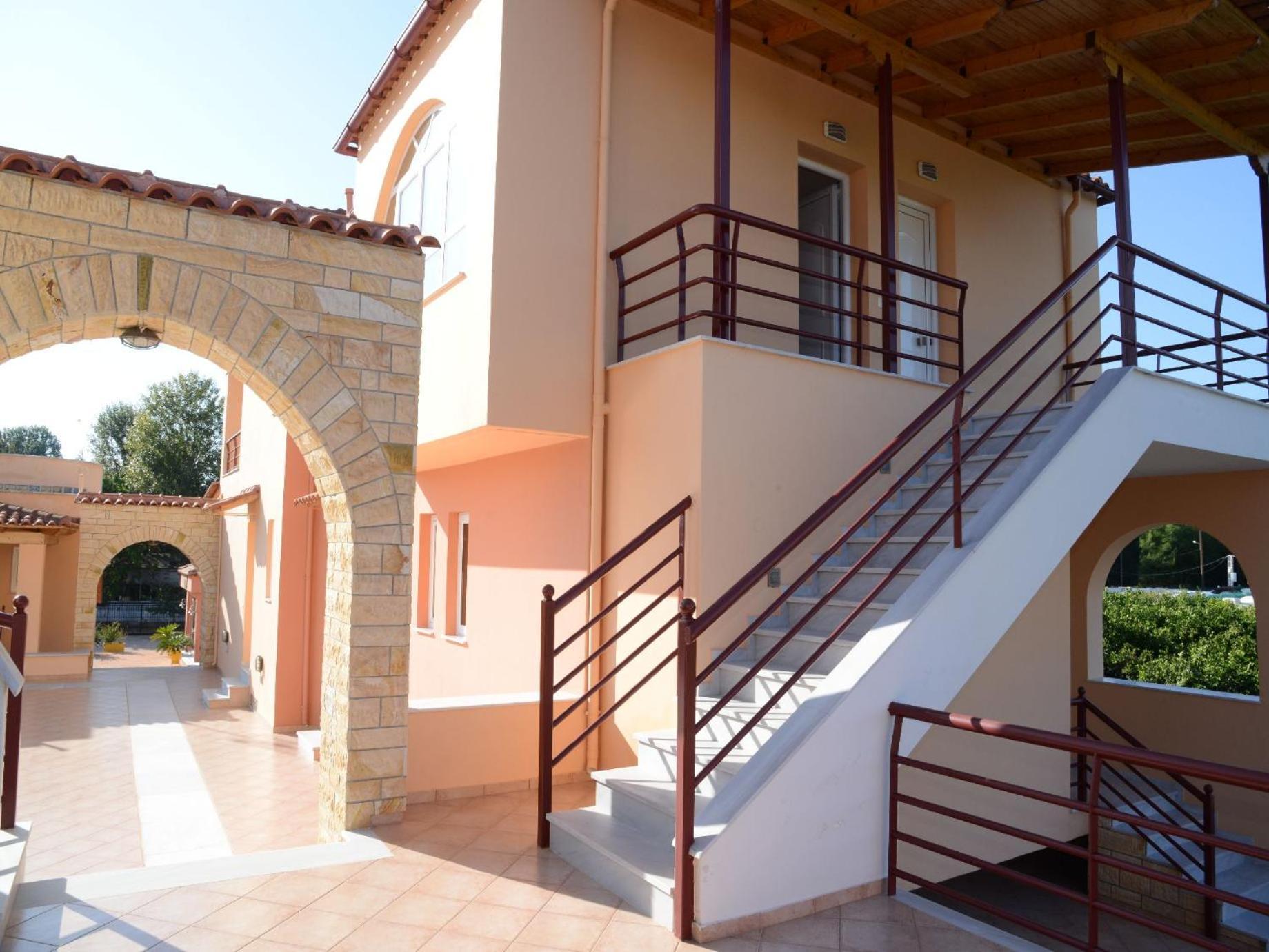 Maria'S Filoxenia Suites Drepano  Екстериор снимка