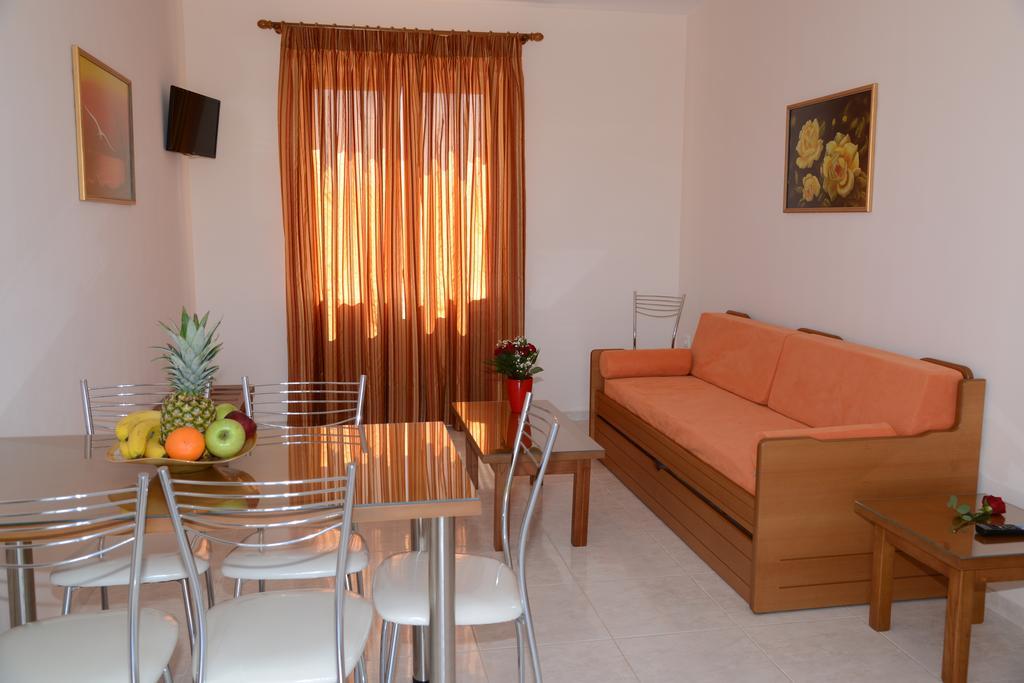 Maria'S Filoxenia Suites Drepano  Екстериор снимка