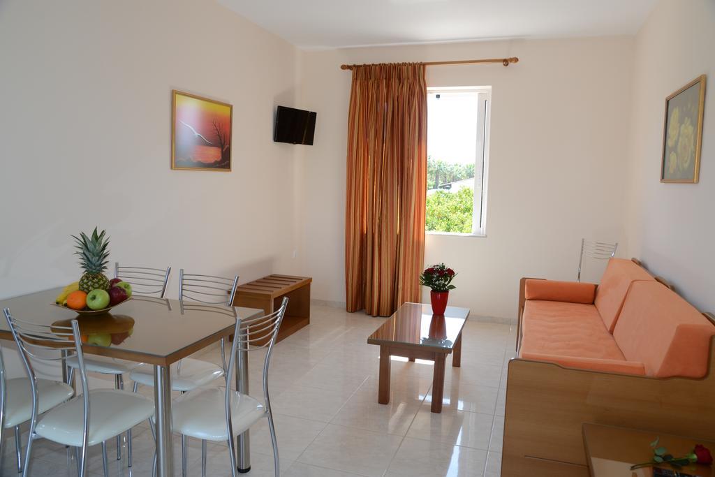 Maria'S Filoxenia Suites Drepano  Екстериор снимка